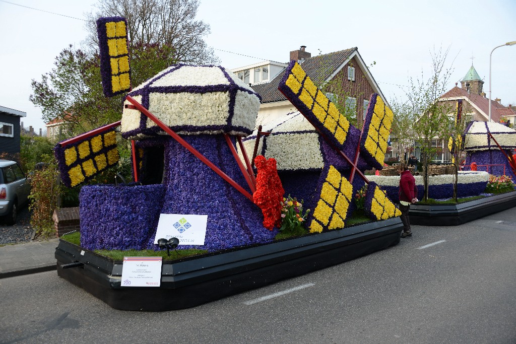 ../Images/Bloemencorso 2015 074.jpg